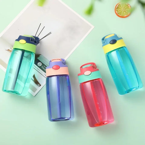 Gourde plastique enfant avec pipette