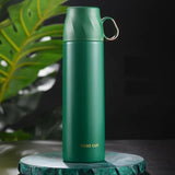 Petit thermos avec tasse